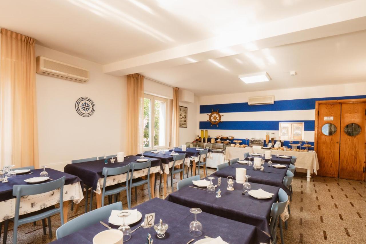 Hotel Villa Del Mare Senigallia Exterior photo